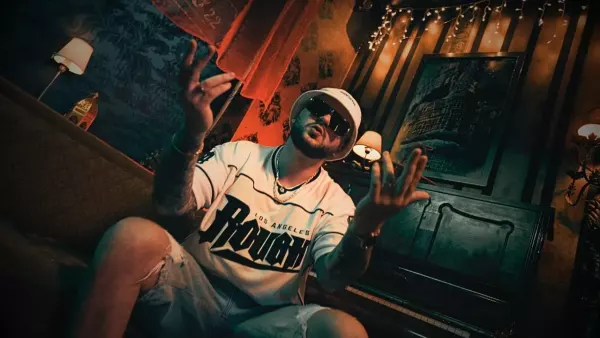 Mr. Black Mask - Chanel