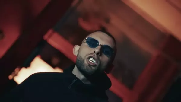 Prosty Chłopak - Lece w Miasto