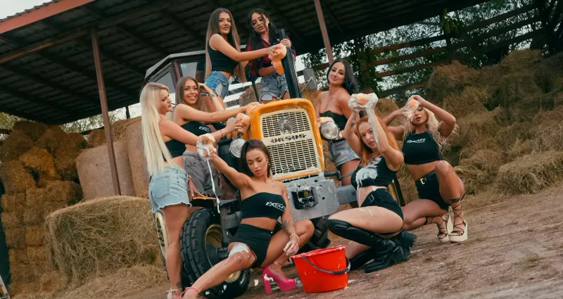 Czy to najbardziej kontrowersyjny teledysk roku? Extazy i „Bania mi dziś pęka” ze skąpo ubranymi kobietami