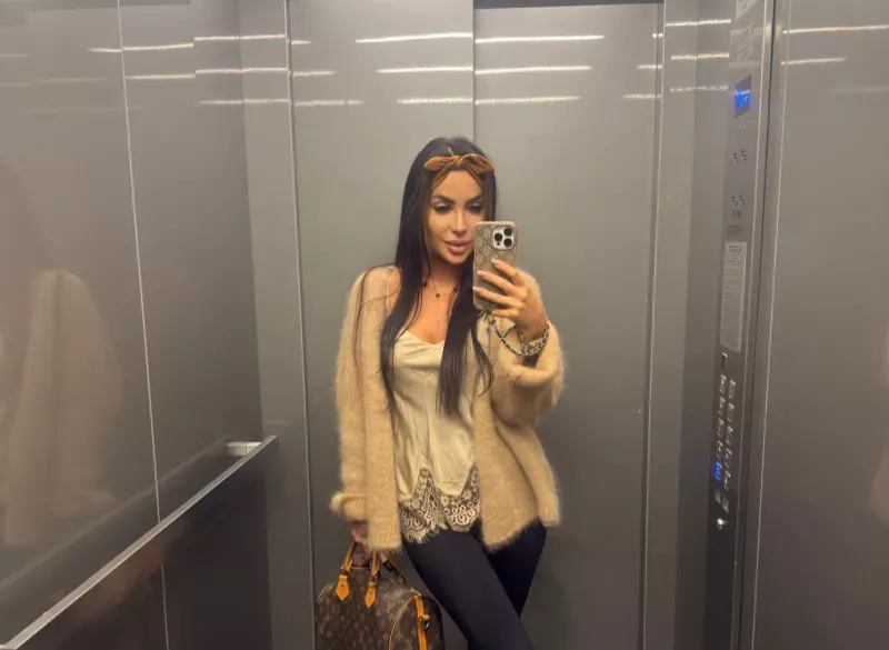 Klaudia Zielińska z górą ciasta po aferze Fausti. Nikt jej kalorii nie liczy, a gwiazda disco polo wygląda obłędnie