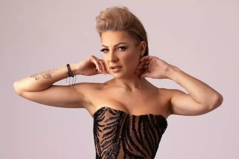 Magdalena Narożna w ogromnych tarapatach! Nie może śpiewać hitów „Pięknych i Młodych”? Oświadczenie Krzysztofa Boguckiego