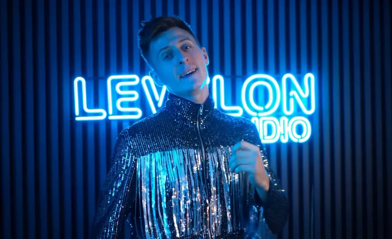 Premiera disco polo: Carmelovi nagrali „Wirują Światła” z repertuaru Imperium