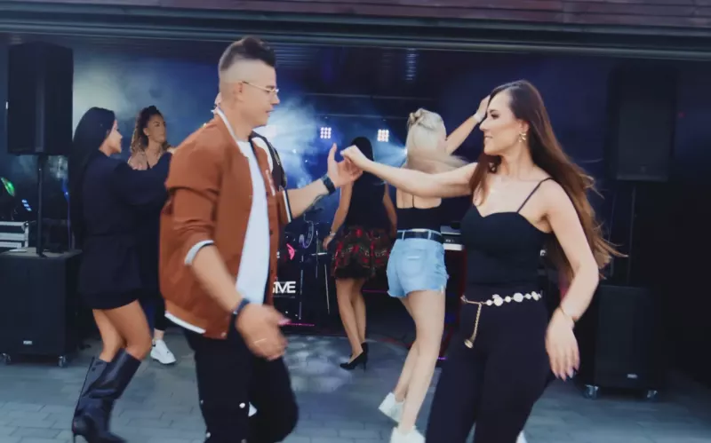 Utwór Massive leżał w szufladzie dwa lata. Teraz „Dlaczego Tak" bije konkurencję na YouTube