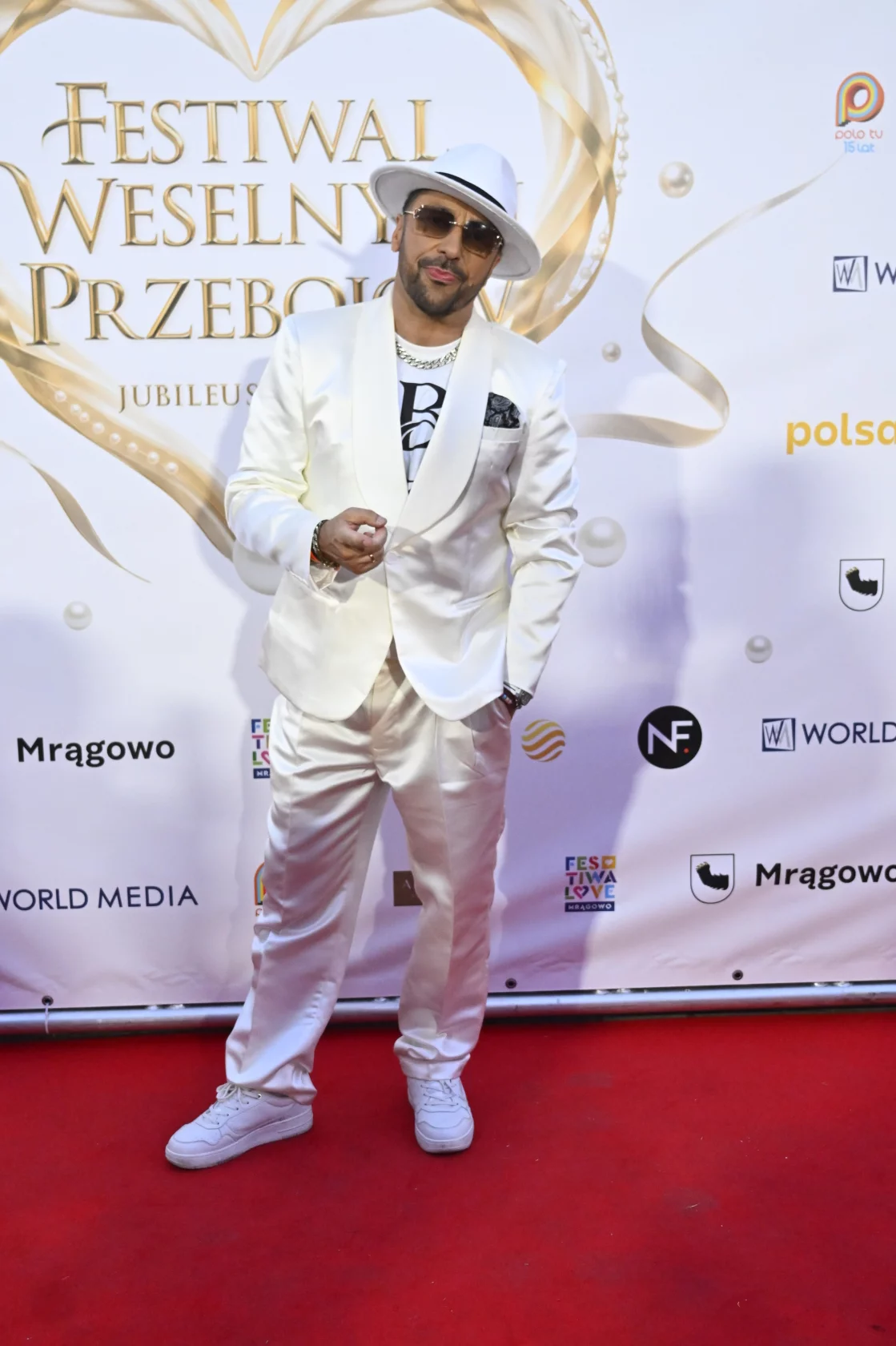 Marcin Miller z Boys w białym garniturze na Festiwalu Weselnych Przebojów 2026