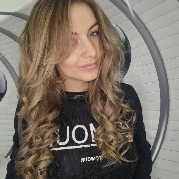Justyna Lubas – Top Girls zaszalała u fryzjera! Obłędna metamorfoza gwiazdy podbija internet!