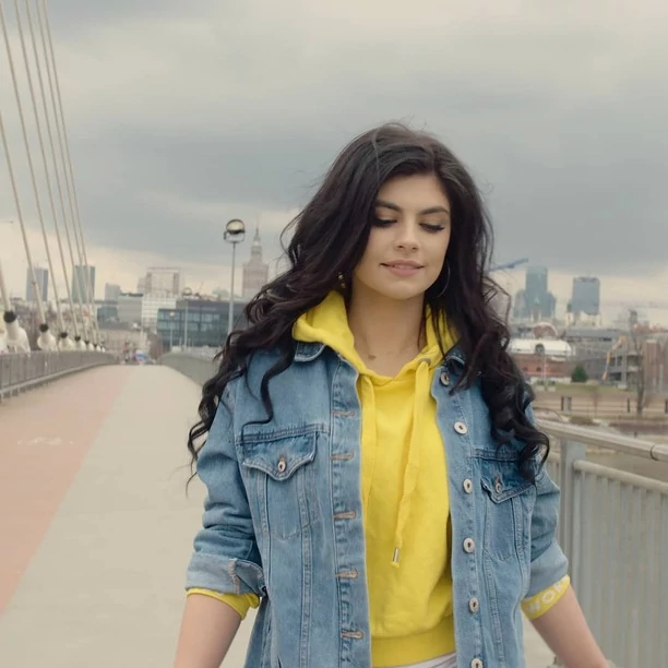 Niezwykle piękna żona uwielbianego wokalisty disco polo zachwyca uśmiechem i cudownym zdjęciami! Gwiazda niedawno została mamą! 