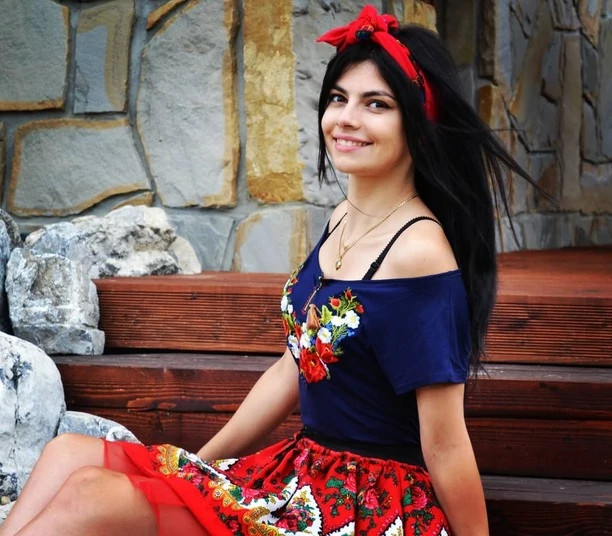 Niezwykle piękna żona uwielbianego wokalisty disco polo zachwyca uśmiechem i cudownym zdjęciami! Gwiazda niedawno została mamą! 