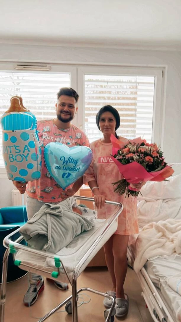 Najmłodsza gwiazda disco polo?! Sprawdźcie urocze zdjęcia małego Filipka, który oczarował cały świat! Beata i Piotr Koczocik są zachwyceni synem! 