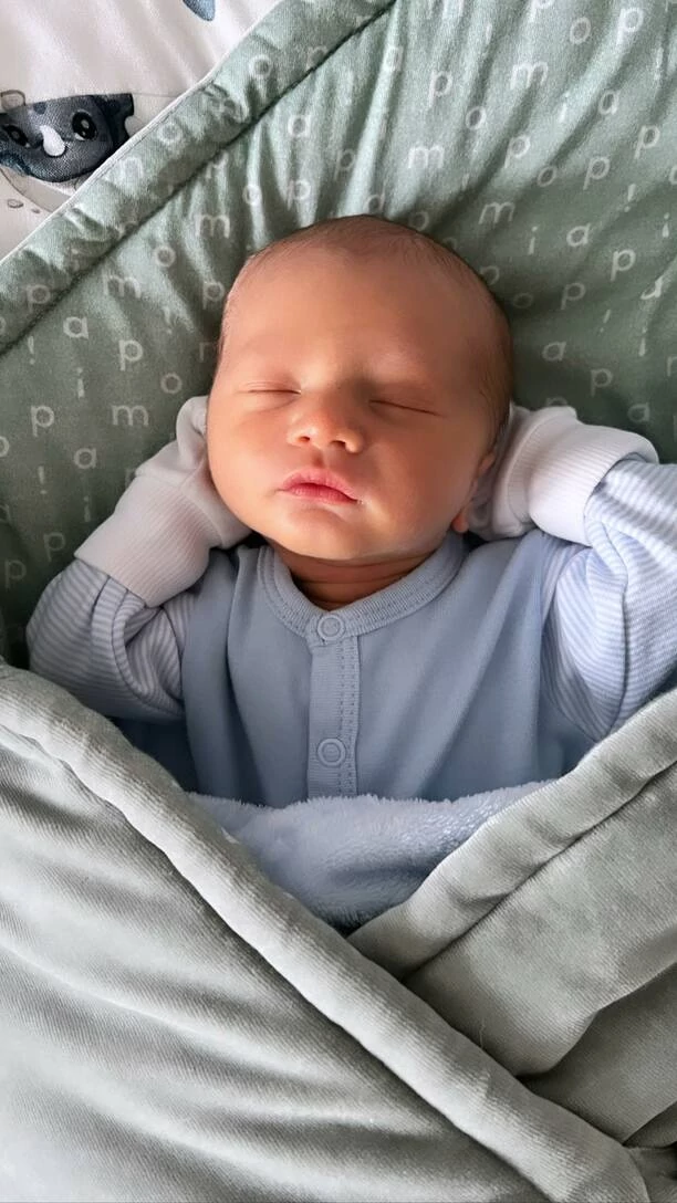 Najmłodsza gwiazda disco polo?! Sprawdźcie urocze zdjęcia małego Filipka, który oczarował cały świat! Beata i Piotr Koczocik są zachwyceni synem! 