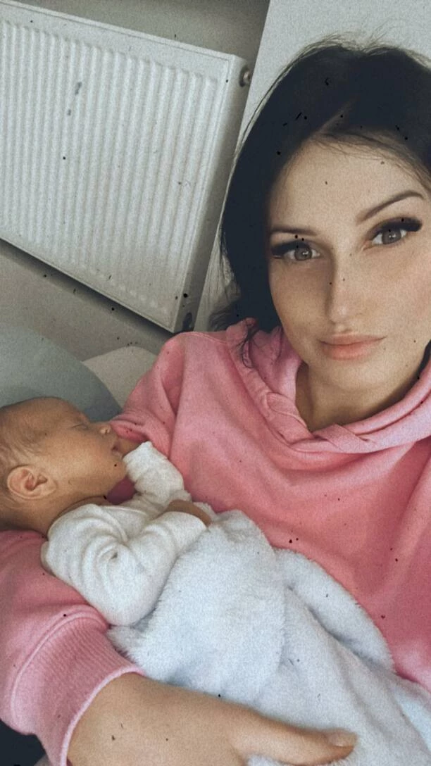 Najmłodsza gwiazda disco polo?! Sprawdźcie urocze zdjęcia małego Filipka, który oczarował cały świat! Beata i Piotr Koczocik są zachwyceni synem! 