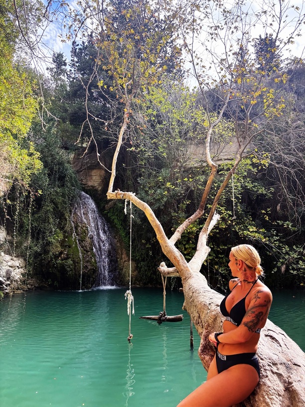 Plik VEL-EVEL-w-skapym-bikini-na-Cyprze-3.jpg