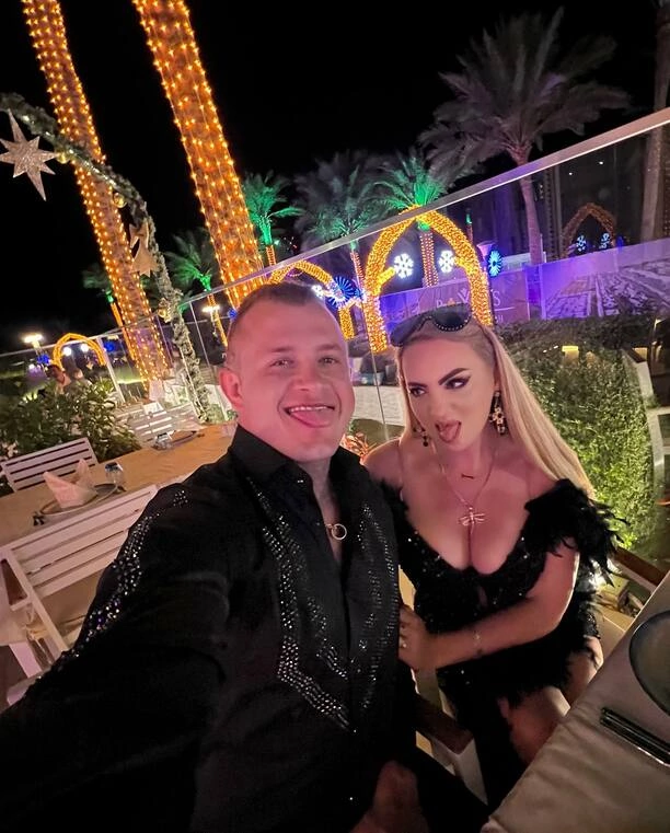 Joanna Narożna kusi bardzo głęboki dekoltem! Zobaczcie zdjęcia!