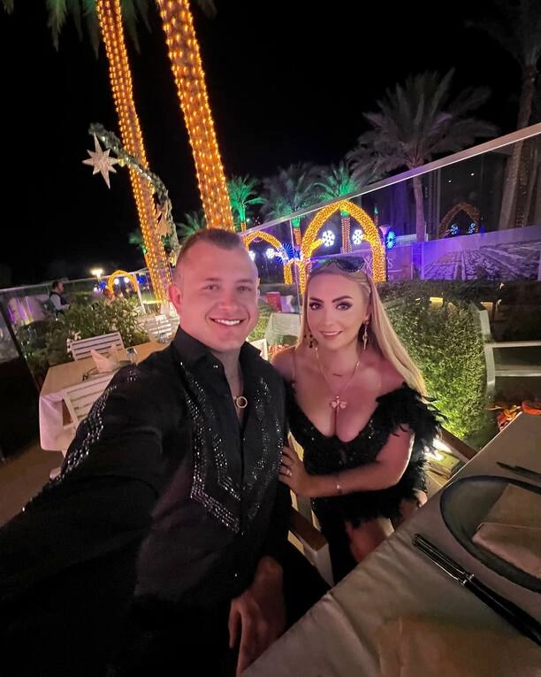 Joanna Narożna kusi bardzo głęboki dekoltem! Zobaczcie zdjęcia!