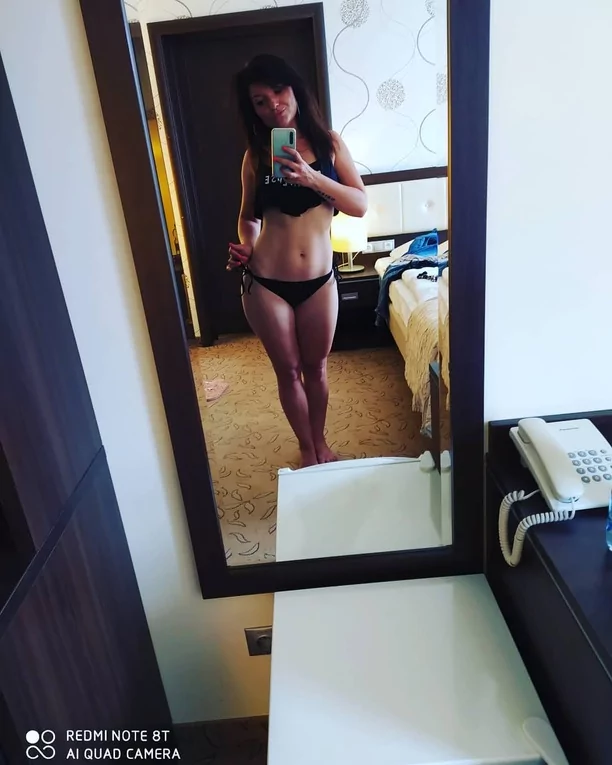 Zmysłowa gwiazda disco polo zrobiła sobie selfie w bikini! Emocje sięgnęły zenitu.