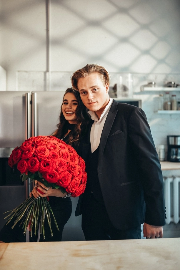 Anastasiia Zakhandrevych debiutuje solowym singlem „Barbie„