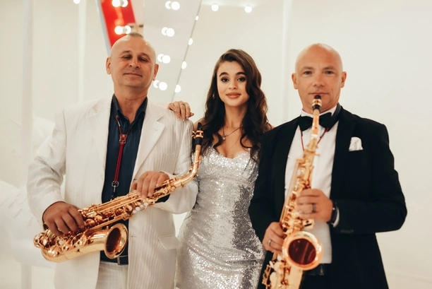 Anastasiia Zakhandrevych debiutuje solowym singlem „Barbie„