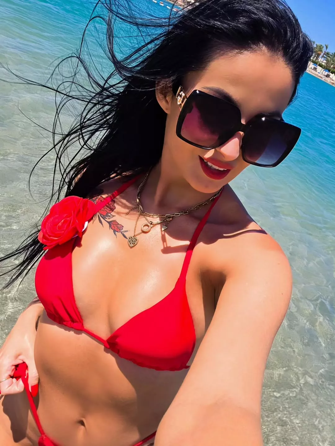 Gorąco! Natalia Lebda w czerwonym bikini, takich zdjęć młodej gwiazdy disco polo nie było