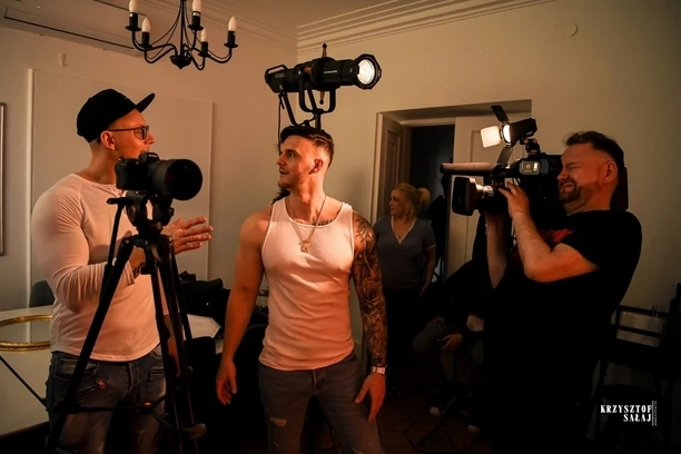 Maczo z nową produkcją pt. „Sąsiadka vis a vis„! Zapowiada się muzyczny hit disco polo!