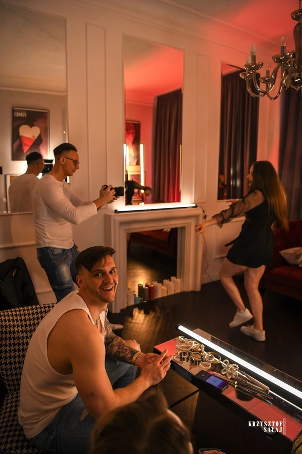 Maczo z nową produkcją pt. „Sąsiadka vis a vis„! Zapowiada się muzyczny hit disco polo!