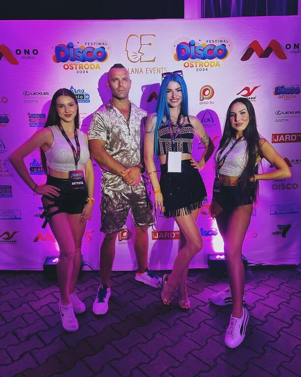 Agbe - Kim jest, jak ma na imię, i ile ma lat! Poznaj nietypową wokalistkę disco! 