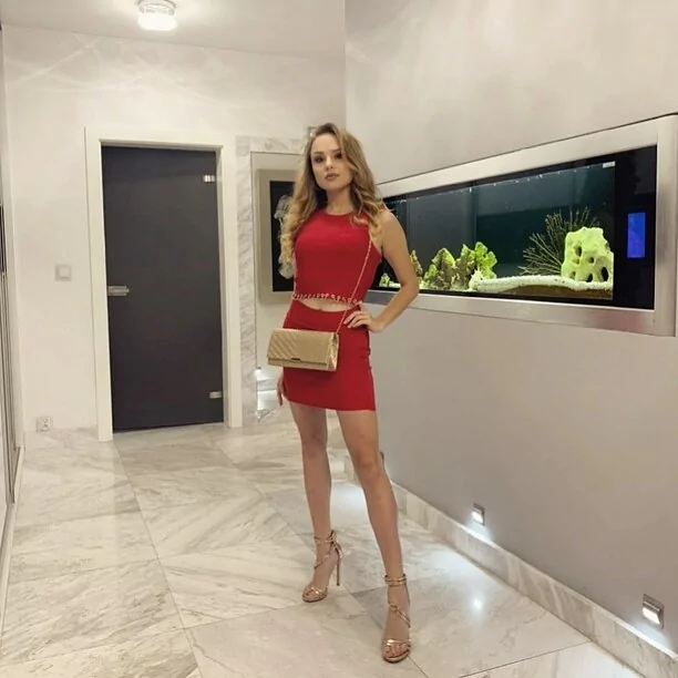 Śliczna wokalistka disco polo zachwyca najpiękniejszymi nogami w branży! Fani zachwyceni!