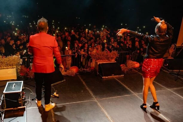 To najlepiej ubrana gwiazda disco polo?! Magda Narożna wzbudza podziw na scenie [FOTO]