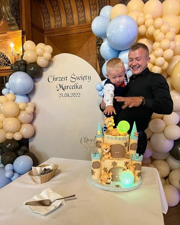 Joanna Narożna i Dawid Narożny wyprawili chrzciny synowi! Tort wyglądał jak prawdziwe arcydzieło!| Co za dekoracje! FOTO