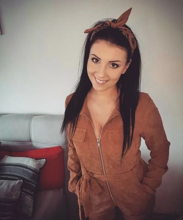 Szlagierowa wokalistka zachwyca swoim pięknem! Wygląda jak milion dolarów!