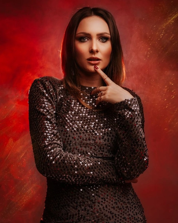 Jest obłędnie piękna?! Wokalistka disco polo zachwyca w sieci! Wygląda jak Gwiazda z Hollywood?!