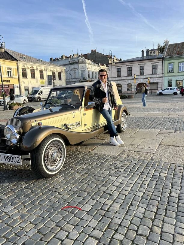 Kordian zaskakuje – zakup nie jednego, ale dwóch samochodów „Nestor Baron„! Zobaczcie te cacka!

