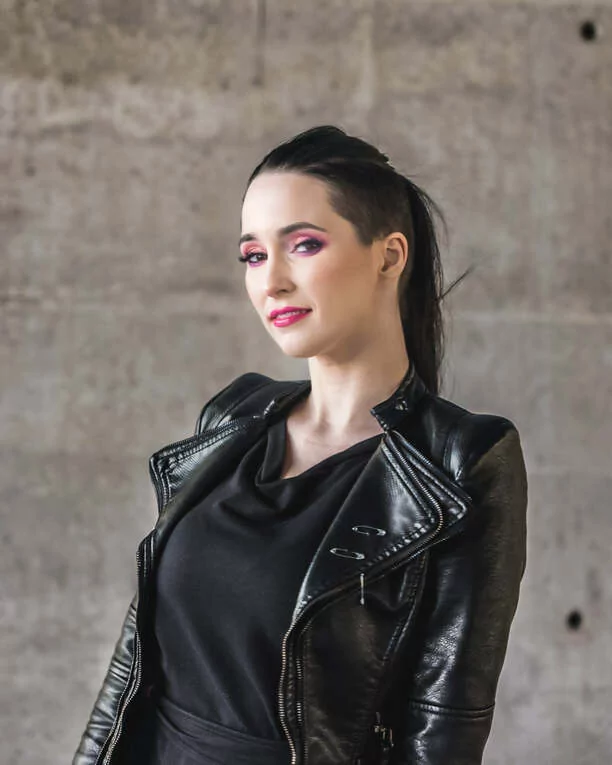 MEGA gorąca sesja Emilki z Daj To Głośniej! Zmysłowe zdjęcia gwiazdy disco polo robią wrażenie!