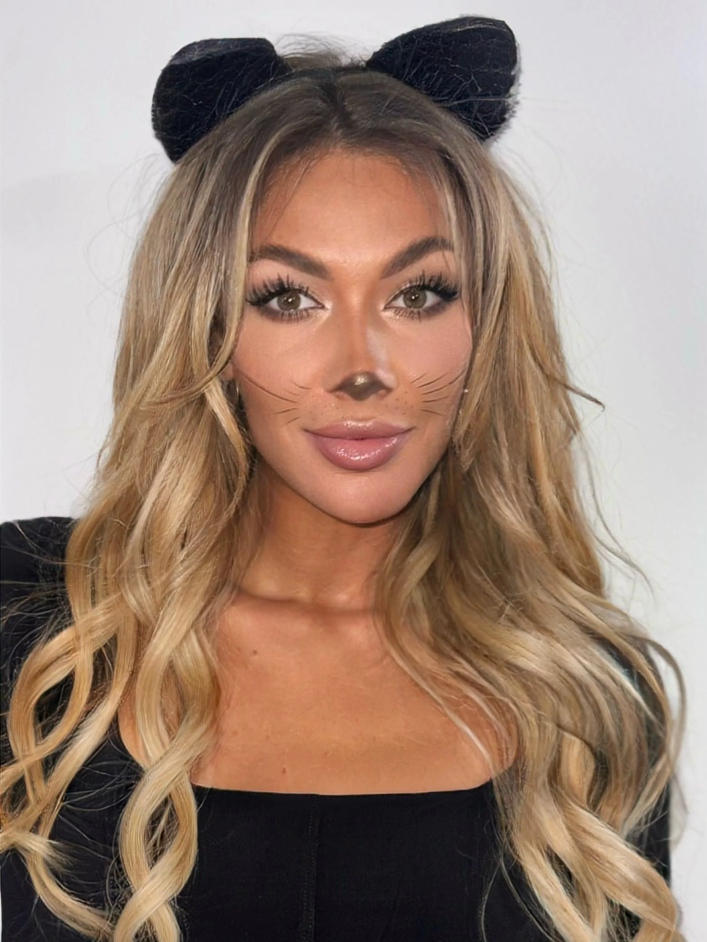 Halloween w disco polo: Małgorzata Główka zamieniła się w kotkę