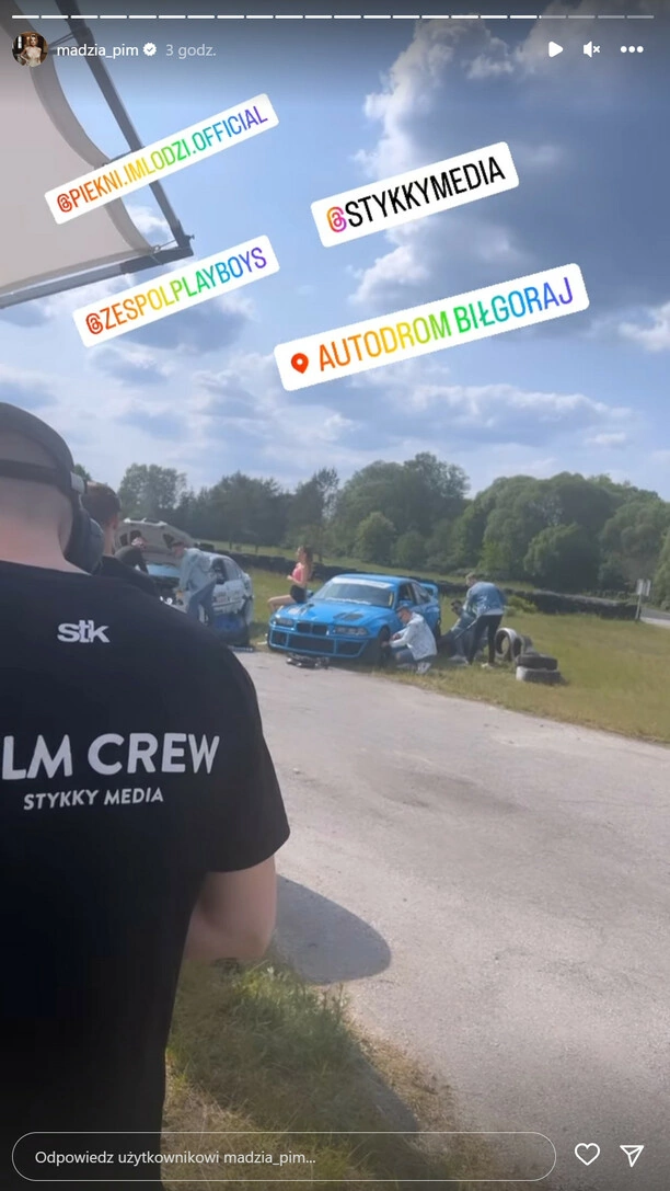 Stało się! Piękni i Młodzi Magdalena Narożna oraz Playboys z nowością: Potężne połączenie w nowym teledysku! Przebiją „Wyśmienicie„?!