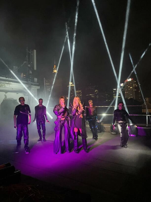 Topky nakręciły SWÓJ NOWY teledysk! Klip pt. „Niebo„ prosto z Warszawy! Wiemy kiedy będzie premiera!