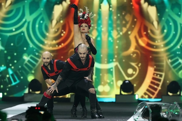 Sylwestrowa gorączka z Disco Polo: Podwójna dawka muzyki na antenach Polo TV i Disco Polo Music! Co oglądać 31 grudnia? 