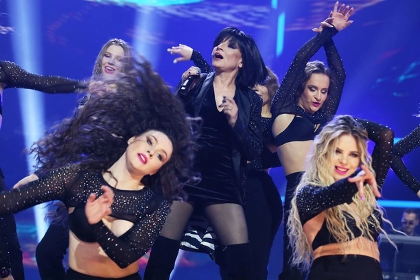 Sylwestrowa gorączka z Disco Polo: Podwójna dawka muzyki na antenach Polo TV i Disco Polo Music! Co oglądać 31 grudnia? 