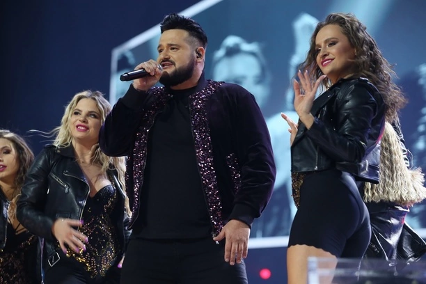 Sylwestrowa gorączka z Disco Polo: Podwójna dawka muzyki na antenach Polo TV i Disco Polo Music! Co oglądać 31 grudnia? 