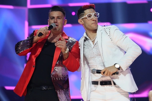 Sylwestrowa gorączka z Disco Polo: Podwójna dawka muzyki na antenach Polo TV i Disco Polo Music! Co oglądać 31 grudnia? 