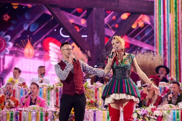 Sylwestrowa gorączka z Disco Polo: Podwójna dawka muzyki na antenach Polo TV i Disco Polo Music! Co oglądać 31 grudnia? 