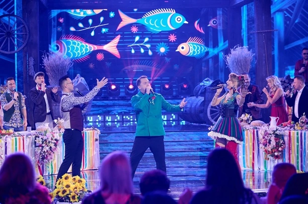 Sylwestrowa gorączka z Disco Polo: Podwójna dawka muzyki na antenach Polo TV i Disco Polo Music! Co oglądać 31 grudnia? 