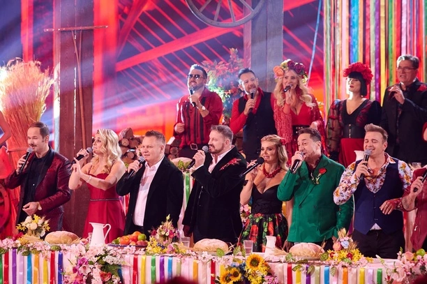 Sylwestrowa gorączka z Disco Polo: Podwójna dawka muzyki na antenach Polo TV i Disco Polo Music! Co oglądać 31 grudnia? 