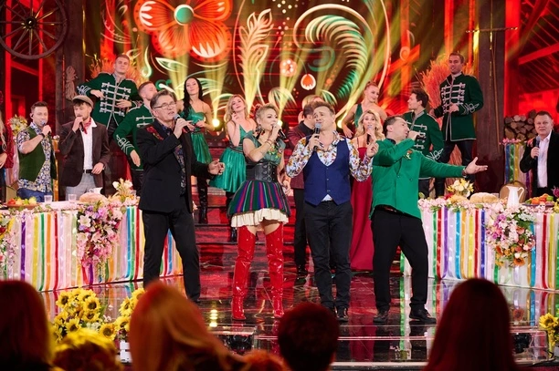 Sylwestrowa gorączka z Disco Polo: Podwójna dawka muzyki na antenach Polo TV i Disco Polo Music! Co oglądać 31 grudnia? 