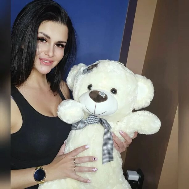 Cudownie piękna i uwielbiana wokalistka disco polo znowu się zakochała?! Wymowne zdjęcie nie pozostawia wątpliwości! 