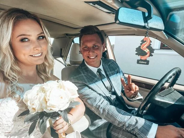 Uwielbiana para disco polo wzięła w tajemnicy ślub?! Zdjęcie podbija internet! 