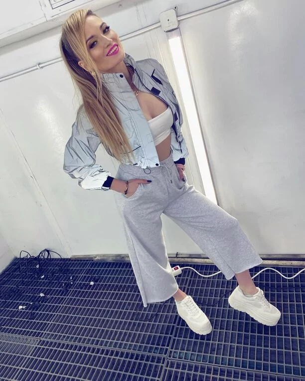 Artystka wygląda fenomenalnie! Totalna przemiana gwiazdy disco polo. Będziecie zaskoczeni! 