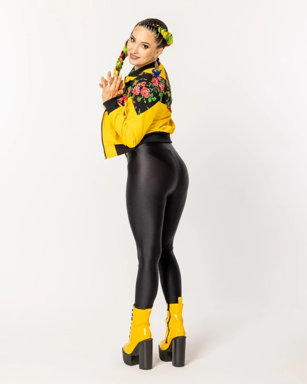 Emilia Sanecka z zespołu Daj to Głośniej w zmysłowej sesji zdjęciowej! To zwiastun nowej produkcji uwielbianych gwiazd disco polo?! 
