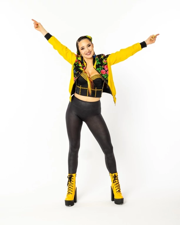 Emilia Sanecka z zespołu Daj to Głośniej w zmysłowej sesji zdjęciowej! To zwiastun nowej produkcji uwielbianych gwiazd disco polo?! 
