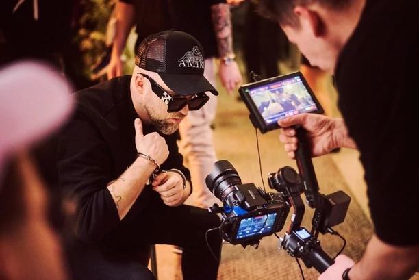 Łobuzy mają ogromne problemy z Policją! Jednego z członków zespołu disco polo zakuto w kajdanki!