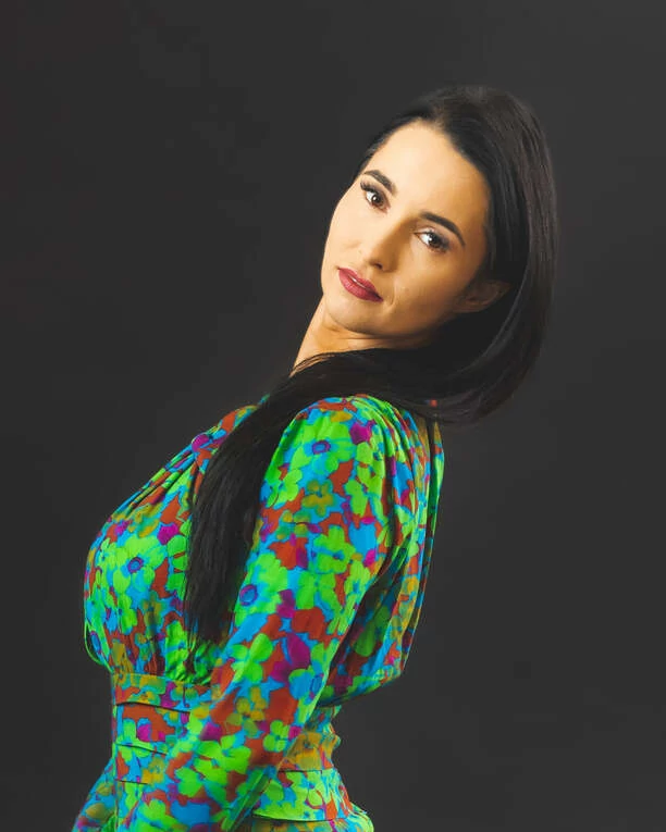 Emilia Sanecka z formacji Daj To Głośniej pozuje bez stanika! Popularna wokalistka disco polo poczuła wiosnę i odsłoniła biust! 