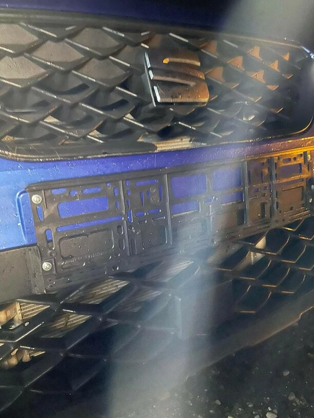 Wypadek gwiazd disco polo! Samochód zespołu Menelaos uderzył w sarnę na drodze [Zdjęcia]